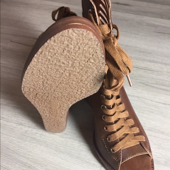 BCBG Malbon Wedgie Booties, Sz 9, NWOT - Picture 5 of 8